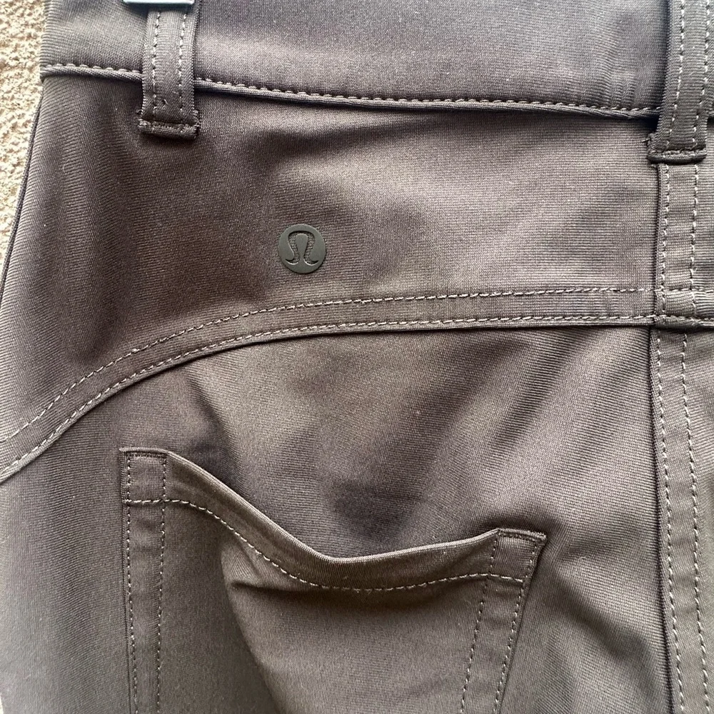Lululemon City Sleek 5-Pocket 7/8 Pant In Dark Olive Size 0 Like New!